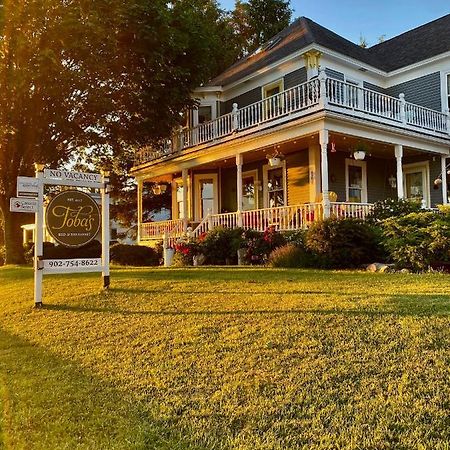 Toba'S Bed & Breakfast Lunenburg Eksteriør billede