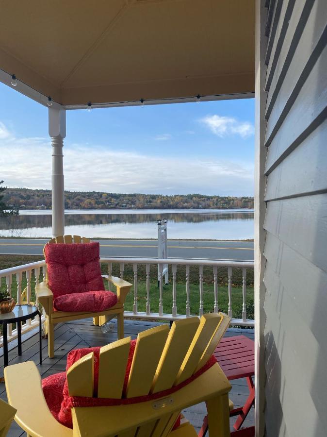 Toba'S Bed & Breakfast Lunenburg Eksteriør billede