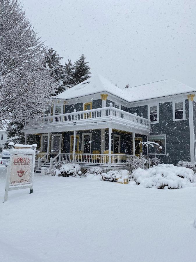 Toba'S Bed & Breakfast Lunenburg Eksteriør billede