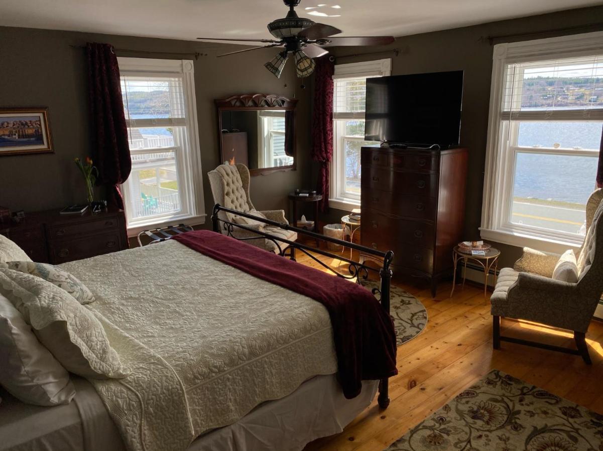 Toba'S Bed & Breakfast Lunenburg Eksteriør billede
