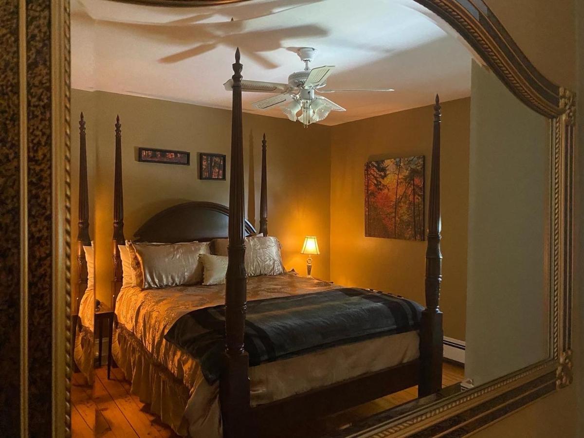Toba'S Bed & Breakfast Lunenburg Eksteriør billede