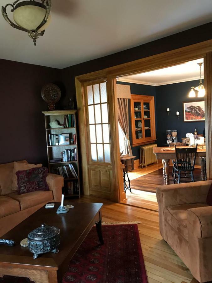 Toba'S Bed & Breakfast Lunenburg Eksteriør billede